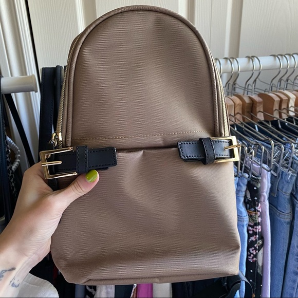 ✨SOLD✨ bugatti black & tan bag - Picture 4 of 6